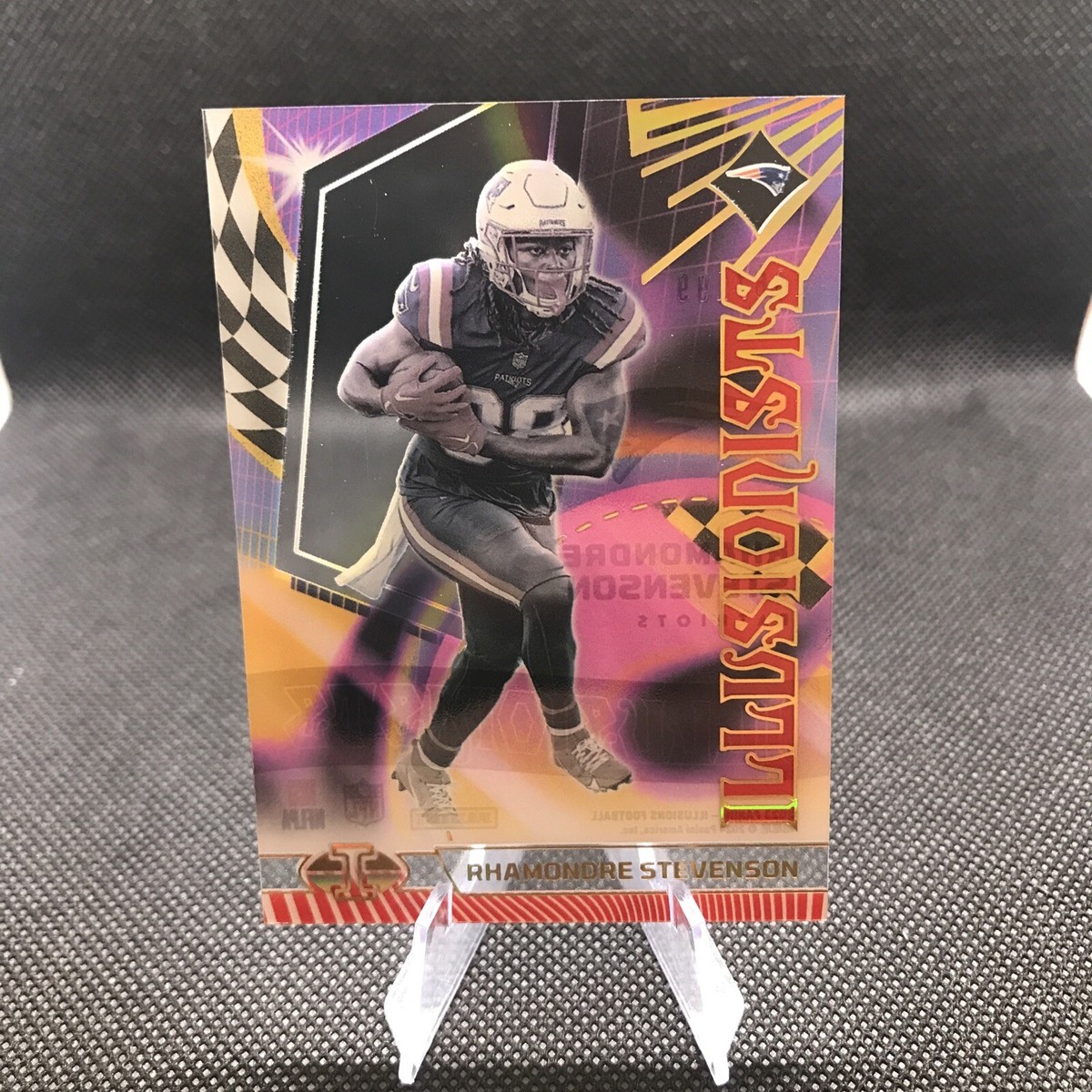 2023 Illusions 8 Rhamondre Stevenson Illusionists RED 166/199 SP