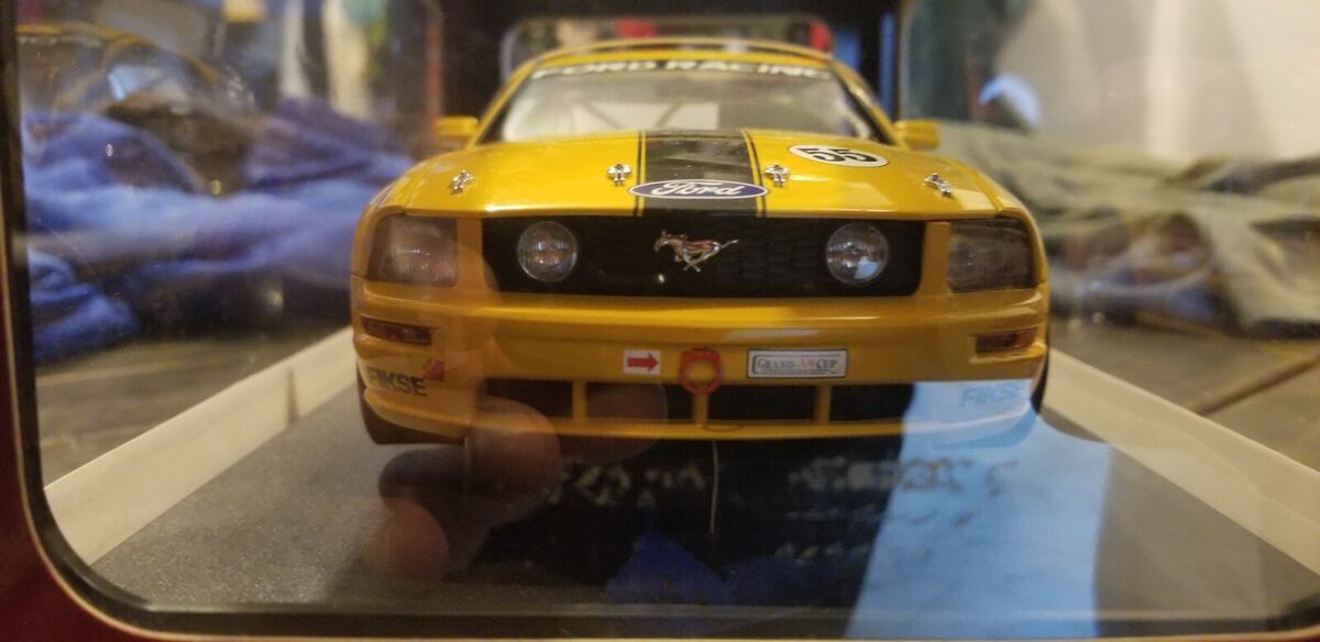 1/18 AUTOart Ford Mustang FR500C 2005 Grand-Am Cup 1/18 AUTOart Ford Mustang FR500C 2005 Grand-Am Cup