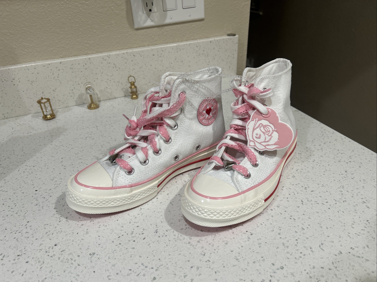 Women’s Converse Chuk Tailor All Star Valentine’s Day Shoes Size 5 thumbnail 6