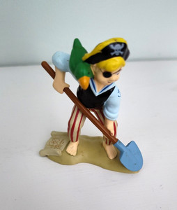 Birthday Express Pirate Cake Topper Shoveling Boy Parrot Treasure Map 2000