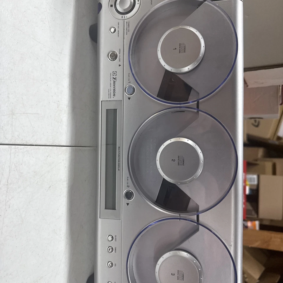 Emerson MS3105 Triple CD Player AM FM  Rare READ DESCRIPTION - Image 3 of 4
