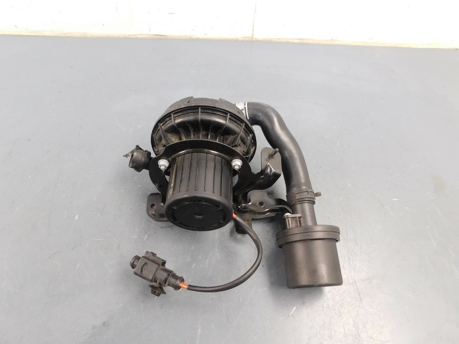 2020 17 18 20 21 22 Audi R8 V10 Secondary Air Injection Pump Filter #1507 D4