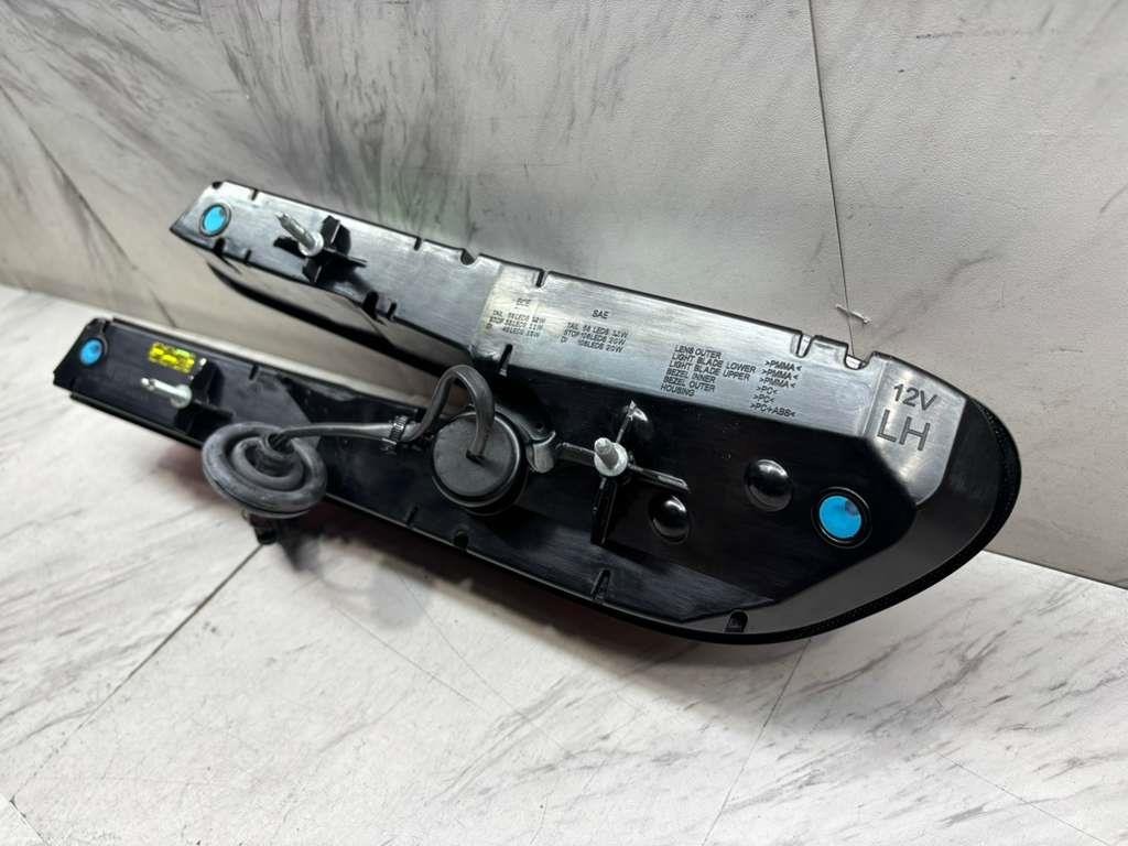2017 2023 ASTON MARTIN DB11 TAIL LIGHT OEM LH LEFT DRIVER SIDE LED HY53-13405-BD