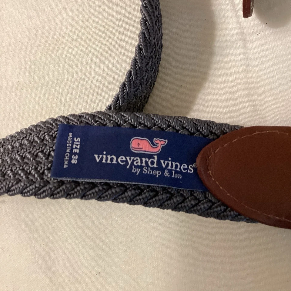 Vineyard Vines masculino. Cinto, tamanho 36, cinza, elástico poliéster/borracha, abas de couro - Imagem 3 de 4