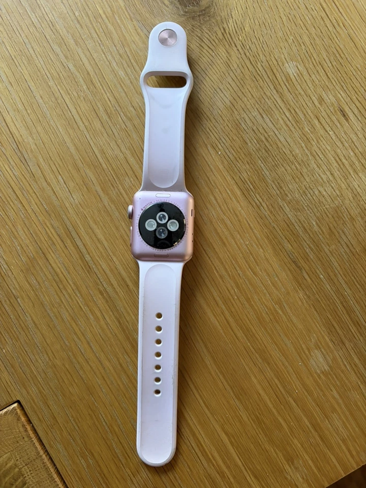 Apple Watch Series 2, photo 3 of 3