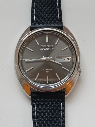 JDM Seiko vintage watch 7019-7070 Black sunburst dial new rubber strap Kanji