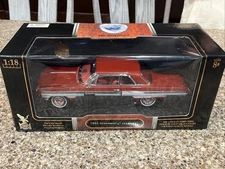 ROAD SIGNATURE LUCKY DIECAST 1/18 1962 OLDSMOBILE STARFIRE! GARNET! NEW IN BOX!