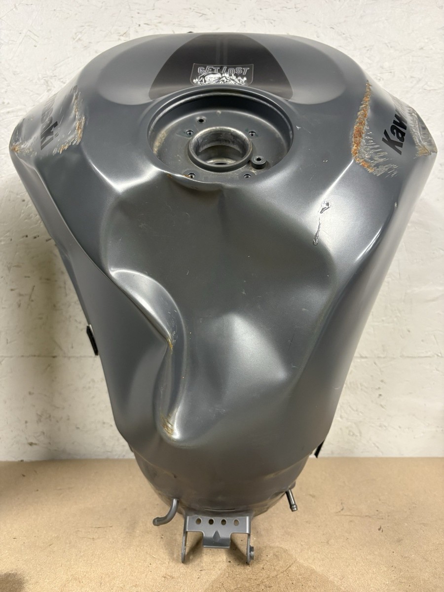19-26 KAWASAKI ZX6R OEM FUEL TANK GAS TANK ASSEMBLY DAMAGED Clean