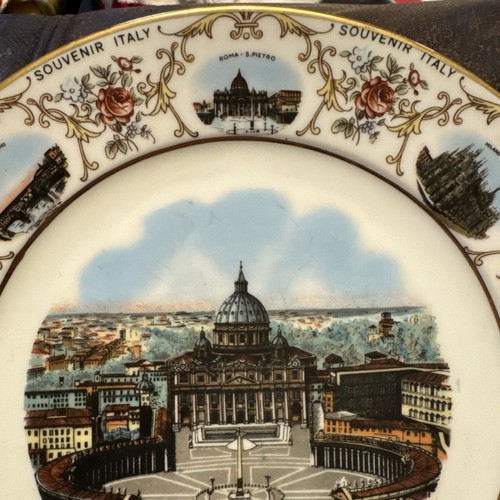 Vntg Hutschenreuther Germany Souvenir, Italy St. Peter's Basilica Gold Rim Plate - Picture 2 of 11