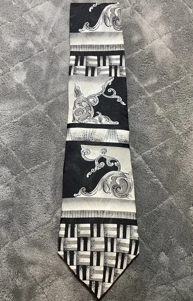 Oscar De La Renta Silk Black & White Men's Neck Tie 57"L 4"W - Image 3 of 4