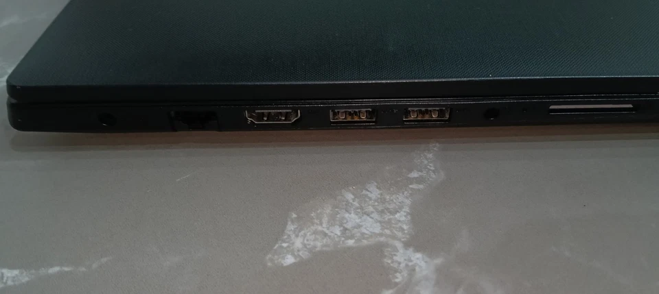 Lenovo V145-15AST A4-9125 15,6" (4GB, AMD A4 Dual Core, 240GB) Notebook -... - Immagine 2 di 4