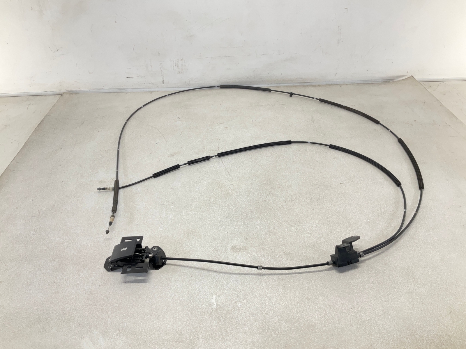 17-20 MASERATI Levante Hood Release Opener Cable Line OEM CM