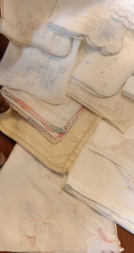 LOT of 32 VINTAGE HANDKERCHIEFS Cut Drawn Work Applique Shadow Hand Embroidery + - Picture 6 of 8