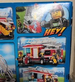 Brand New Sealed LEGO City 60002 Fire Truck Complete Set Retired