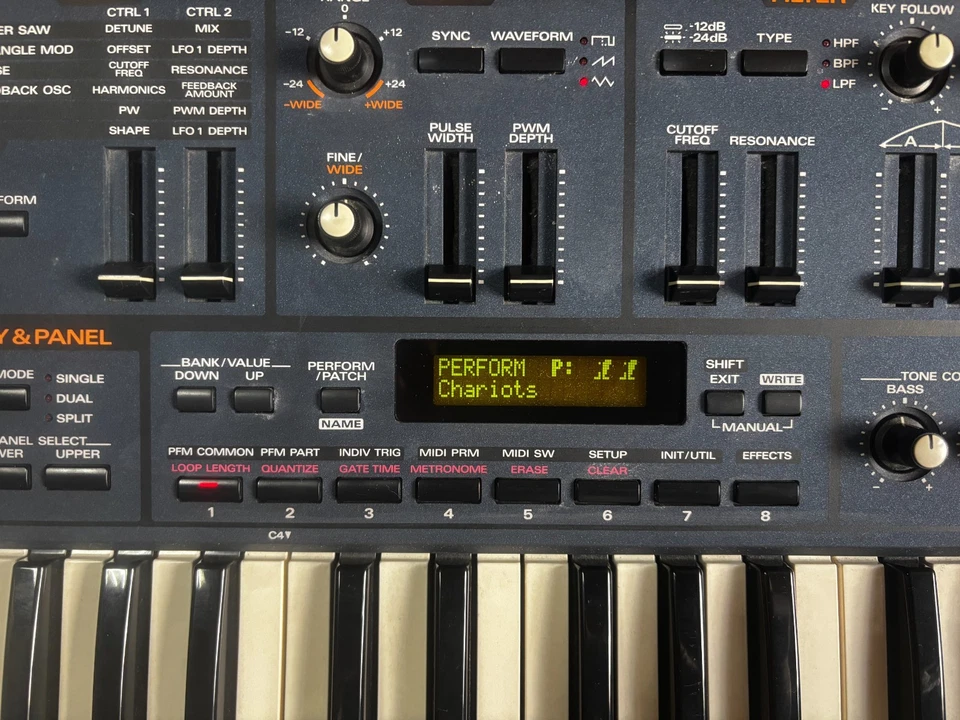 Roland JP-8000 Analog Modeling Synthesizer New internal battery and condenser - Image 4 of 4