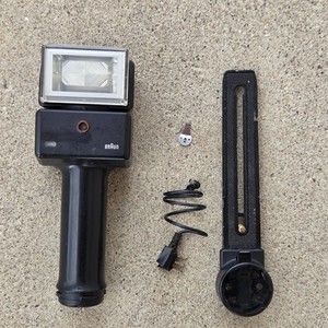 Braun 380 BVC Electronic Flash with Bracket and Sync Cord