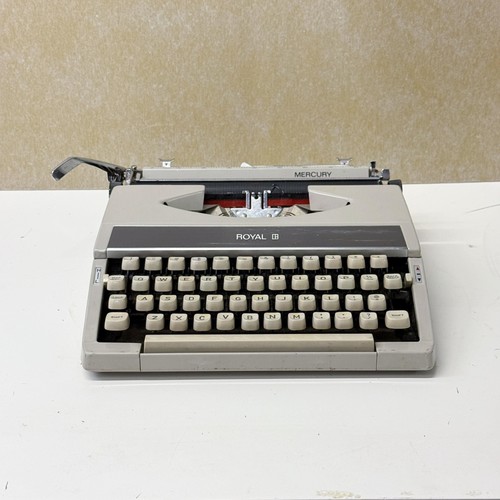 Macchina da scrivere manuale portatile Royal Mercury anni 70 funzionante - Foto 3 di 6