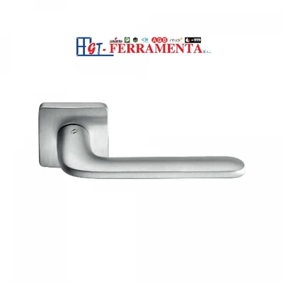 Coppia maniglia Roboquattro S della Colombo Design per porte interne ID51