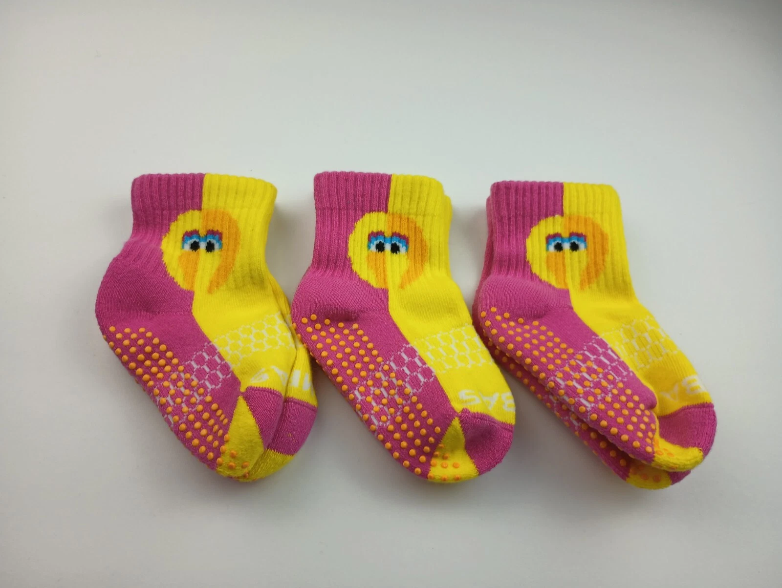 Bombas Toddler Sesame Street Big Bird Gripper Grip Lot Of 3 Pairs Socks Size T
Opens in a new window