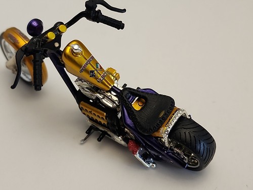 1:31 Muscle Machines West Coast Choppers - Picture 6 of 8