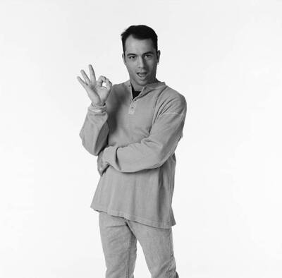 Joe Rogan As Joe Garrelli On News Radio 1995 Old Television Photo 3