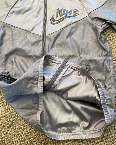 Nike Windrunner Hooded Jacket Youth Boys M 10 12 Sportswear Full Zip AQ9417 - Picture 3 of 4