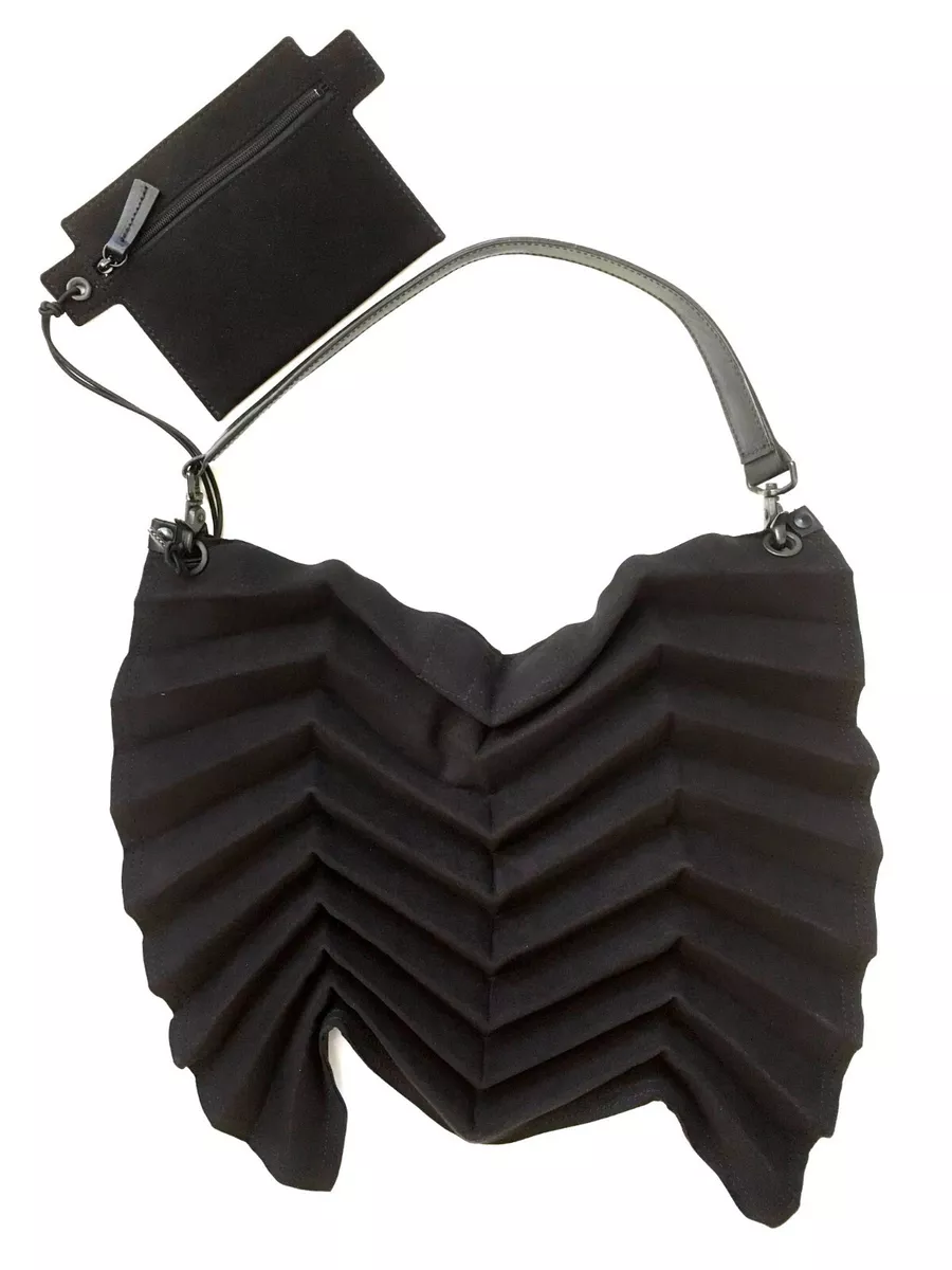 PLEATS PLEASE ISSEY MIYAKE, Waistbag BIAS PLEATS