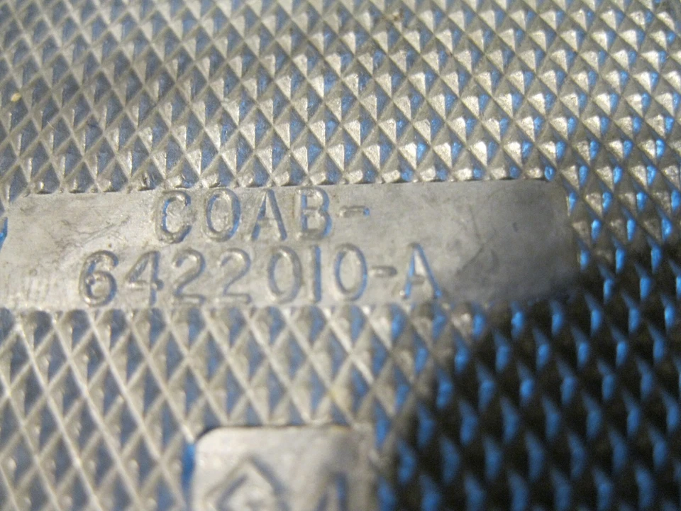 Ford Falcon 1960-1962, 1961-1963 T-Bird pasajero derecho placa de golpeador Foto 2 de 2