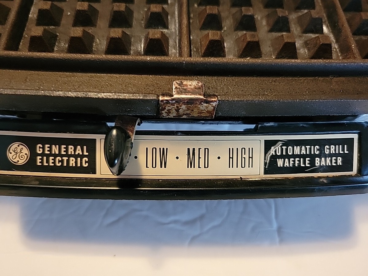 Vintage 1960s General Electric GE Automatic Grill Waffle Vintage 1960s General Electric GE Automatic Grill Waffle