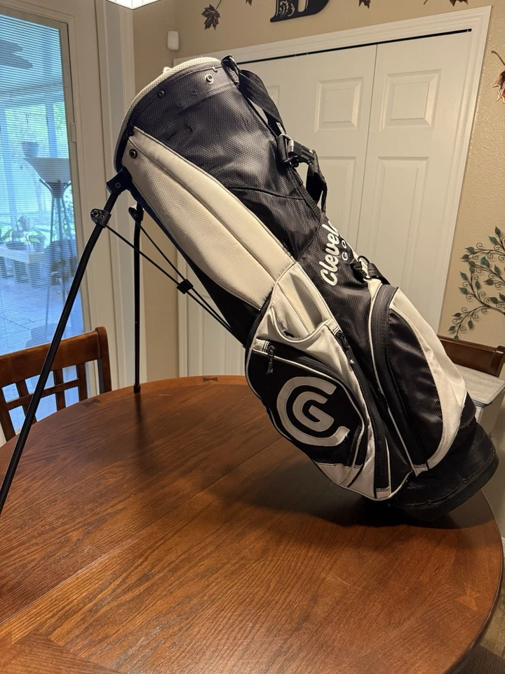 Bolsa de pie de golf Cleveland divisor de 5 vías, cremallera, bolsillos Foto 2 de 4