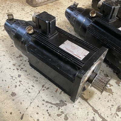 Rexroth Indramat MAC093A-0-LS-4-C/110-B-0/WI524LV 513565 Servomotor