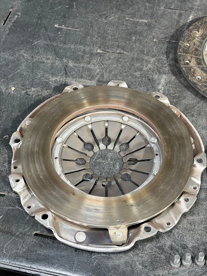 Комплект сцепления Valeo для 1997-1998 BMW Z3 2,8 л L6 механическая коробка передач б/у - Изображение 3 из 4