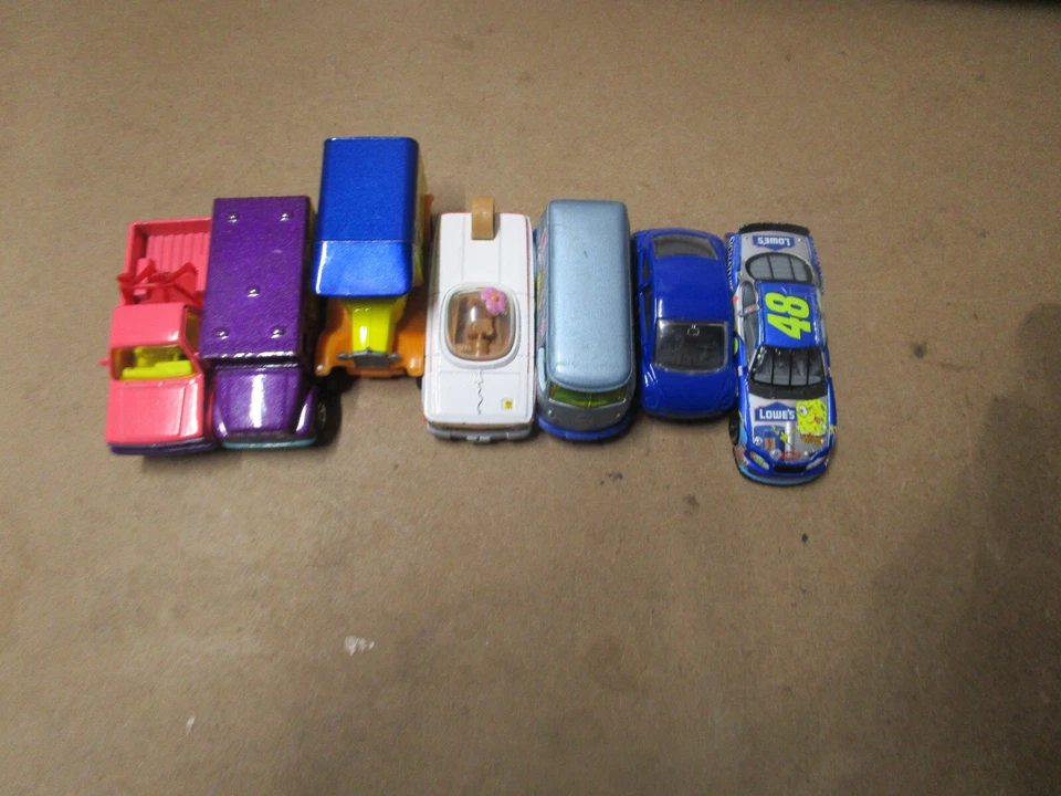 Hot Wheels Sponge Bob Lot 13 Count Sandy Mr Krabs Squidward Patrick - Image 4 of 4