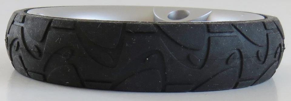 LEGO Technic - Rad 70 x 14 mm, schwarz m. metall. silberner Felge , # 32057c01 - Bild 2 von 2