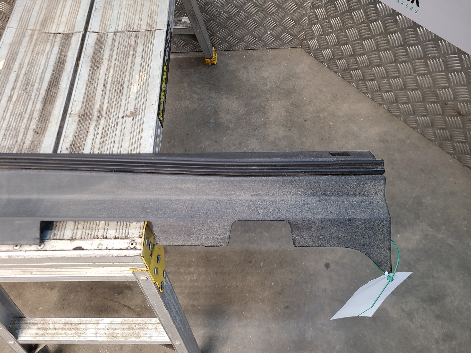 Volvo Xc40 2019 Exterior of Sill Left Side 31448223 for sale 