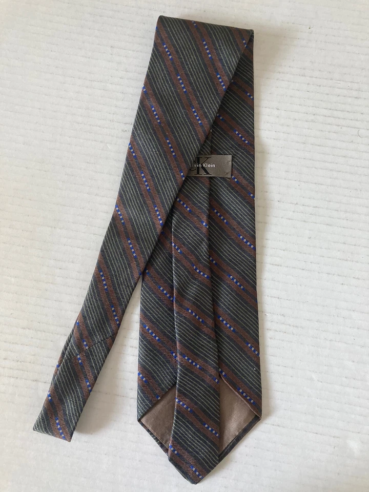 Corbata para hombre Calvin Klein verde seda cobre azul rayas hecha en EE. UU. Foto 3 de 4