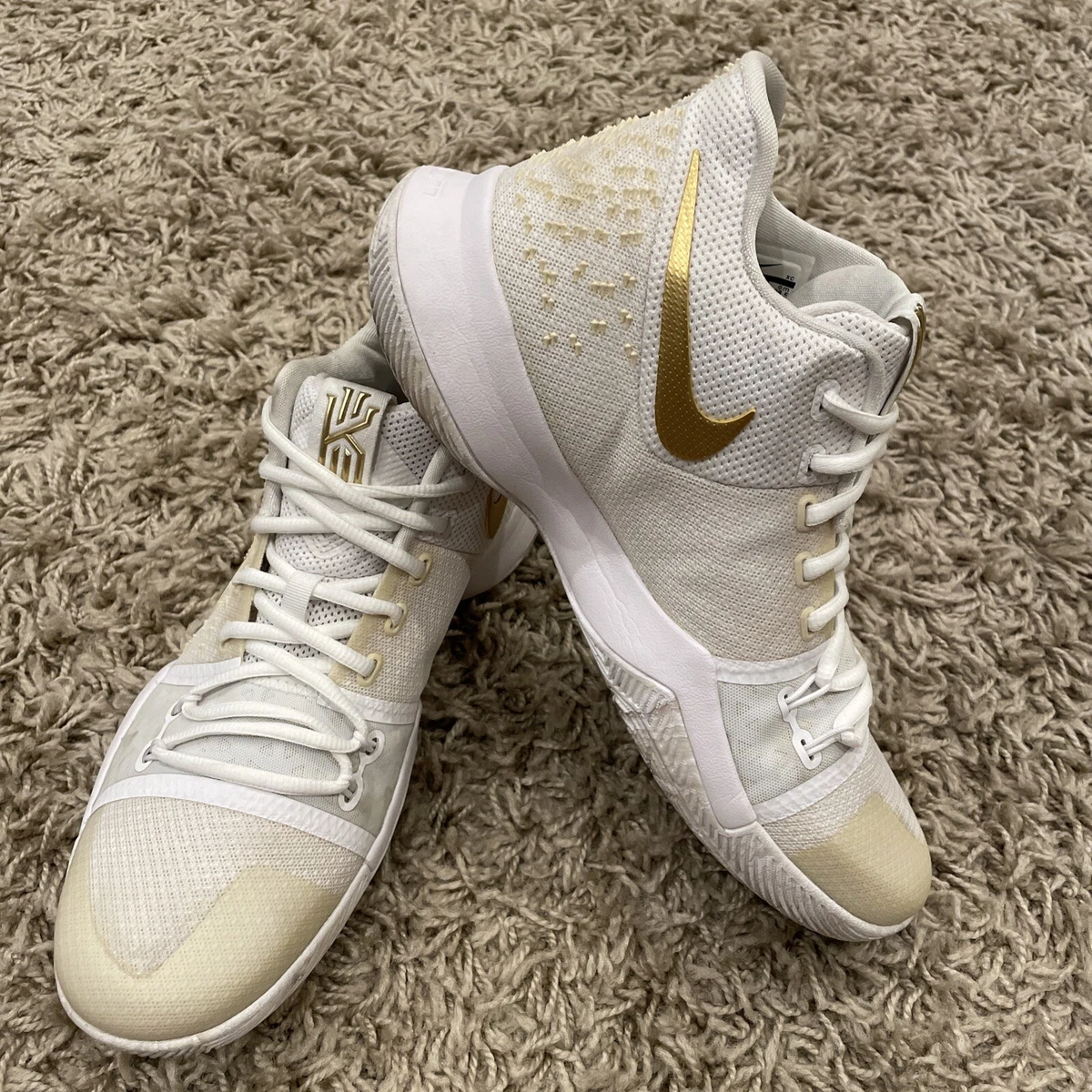 Kyrie 3 shop finals gold