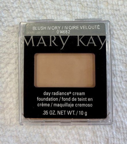 Base en crema Mary Kay Day Radiance "Blush Ivory" .35 oz 014682 RARA NUEVA - Imagen 1 de 1