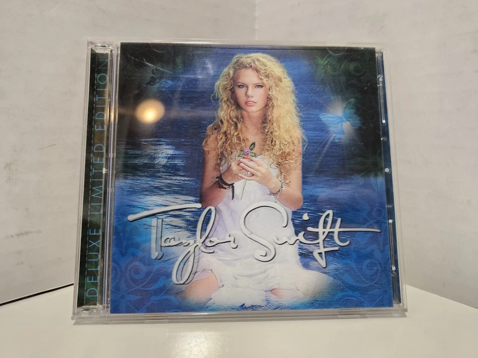 Taylor Swift Debut CD+DVD Lenticular 3D Cover Deluxe Limited Edition 2007 - Image 1 of 4