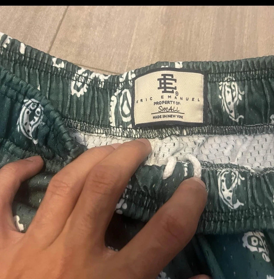 Eric Emanuel Men's Shorts Size Small  Used Once - Image 2 of 4