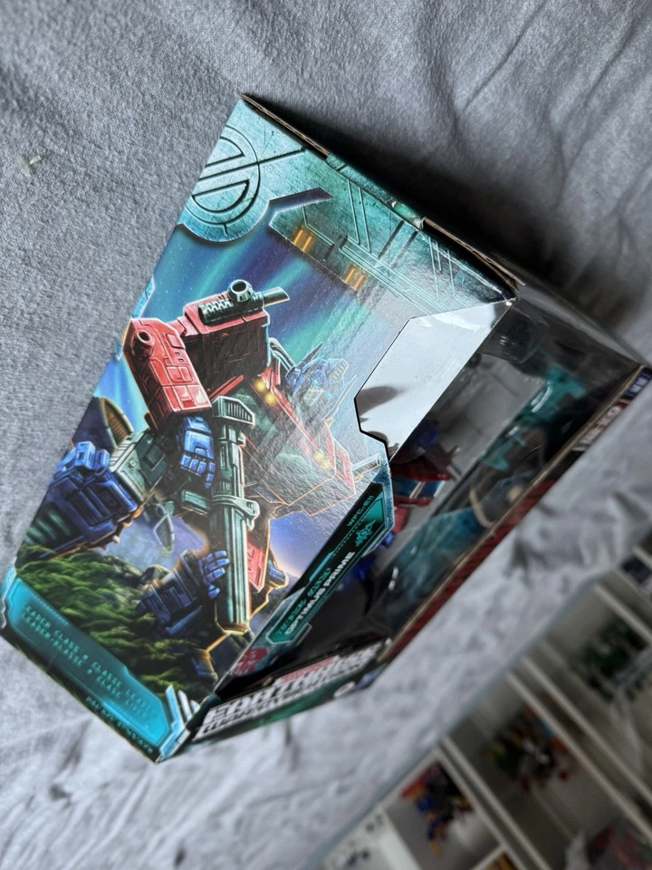 Transformers Earthrise WAR FOR CYBERTRON Optimus Prime Action Figure Hasbro Toy - Bild 2 von 4