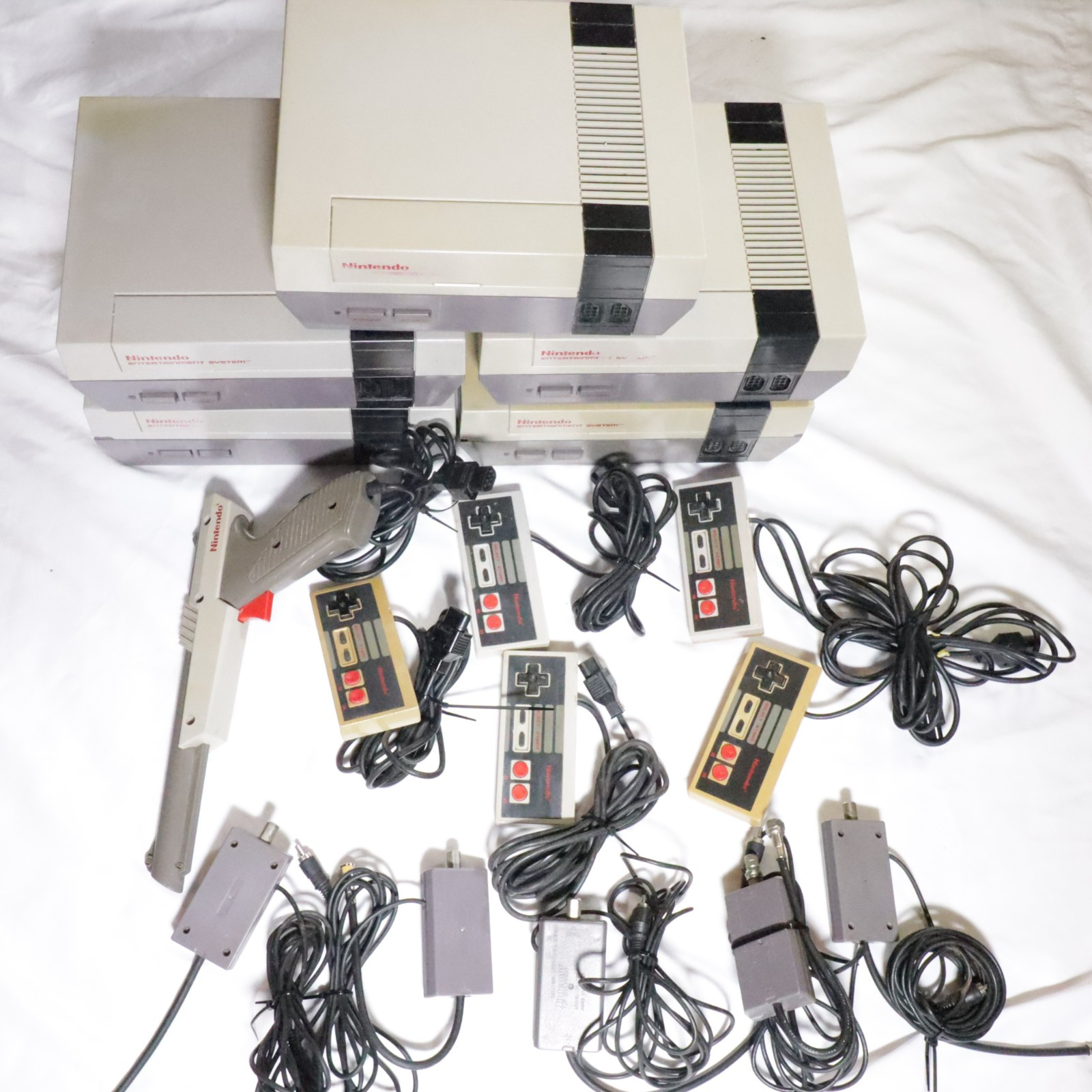 Nintendo OEM NES Lot Of 5 Console 5 Controllers 5 RF Switches 1 Gun Parts Only
