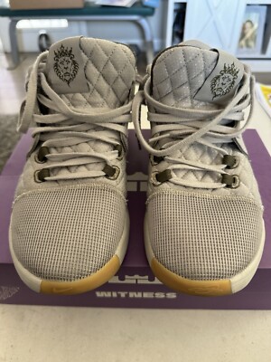 Nike Lebron Witness VIII 8 Basketball Shoes Mens Size 8.5 Grey Iron FB2239-003 Nike Lebron Witness VIII 8 Basketball Shoes Iron Gray FB2239  main image 4