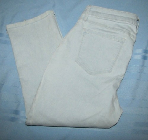 Womens NYDJ Stretch Cuffed Capris. Size 10P Light Green. 21" Inseam. - Picture 3 of 6