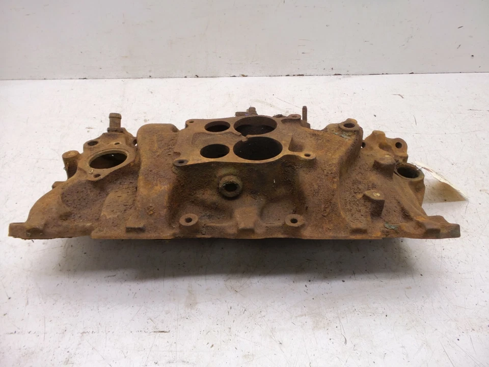 78-79 CHEVROLET CAMARO CORVETTE INTAKE MANIFOLD # 4007876 rusty - Image 4 of 4
