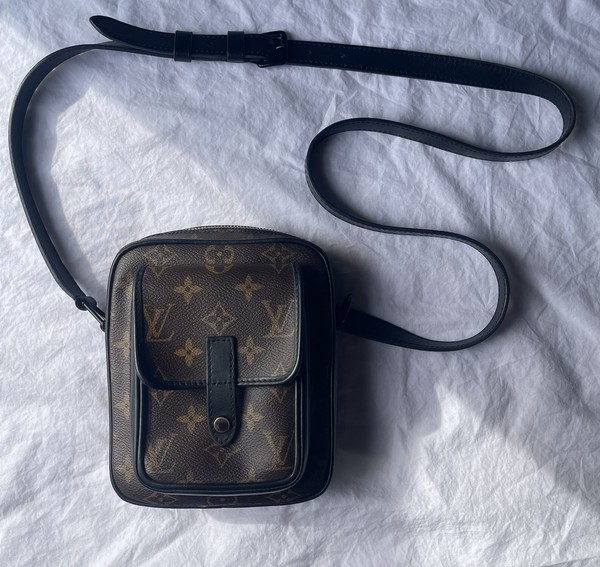 Monograma Louis Vuitton Christopher ($3000+mercado)