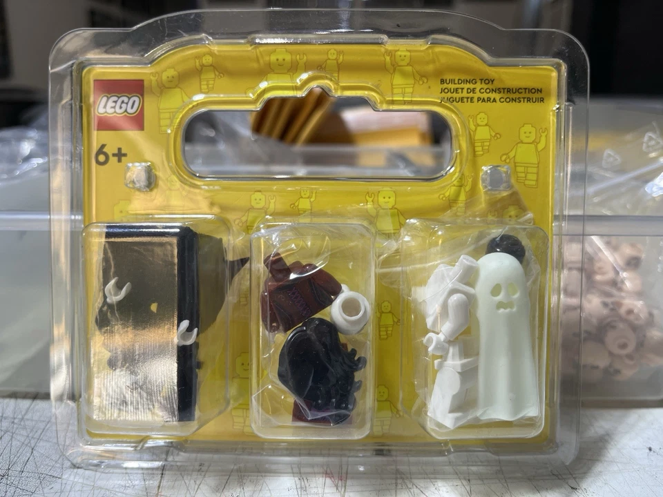 NEW LEGO Halloween 3 Minifigures pack Vampire Dracula Female Ghost Spooky READ - Image 2 of 4