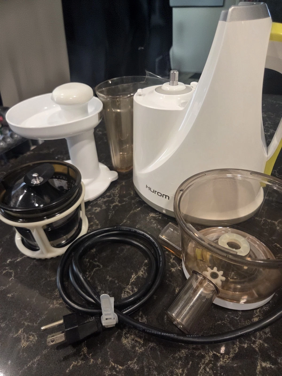 Hurom HU-100 Masticating Juicer Extractor Slow Cold Press Tested and Working