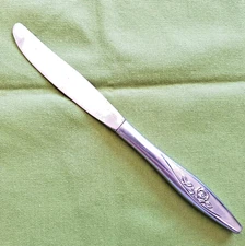 Oneida Stainless Deluxe Lasting Rose Dinner Knife 8.5" Taiwan/USA