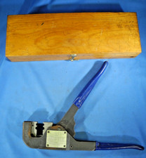 Herramienta de Crimpado Amphenol No. 227-50 con caja de almacenamiento RG-122/U y RG-55, 58, 141, 142